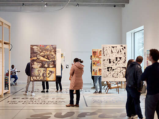 Wechselnde Foyer-Ausstellungen (Foto: Patrick Besch)